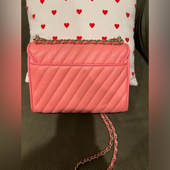 Michael kors cross body - Picture 3 of 6